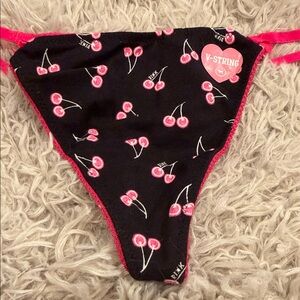 NWT VTG Victoria’s Secret PINK black cherry print V-string Deadstock Mint Med